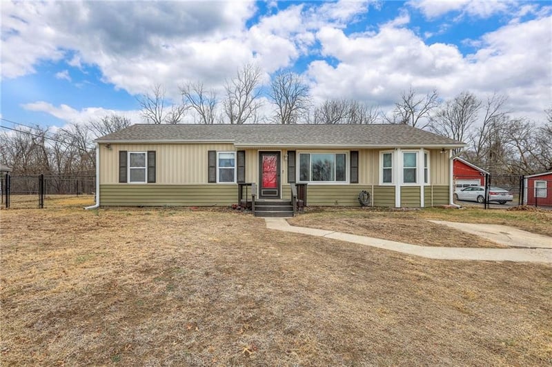 8409 47th Ter, Kansas City, MO 64129