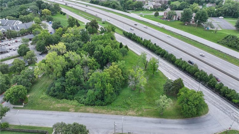 6217 Roanridge Rd, Kansas City, MO 64151