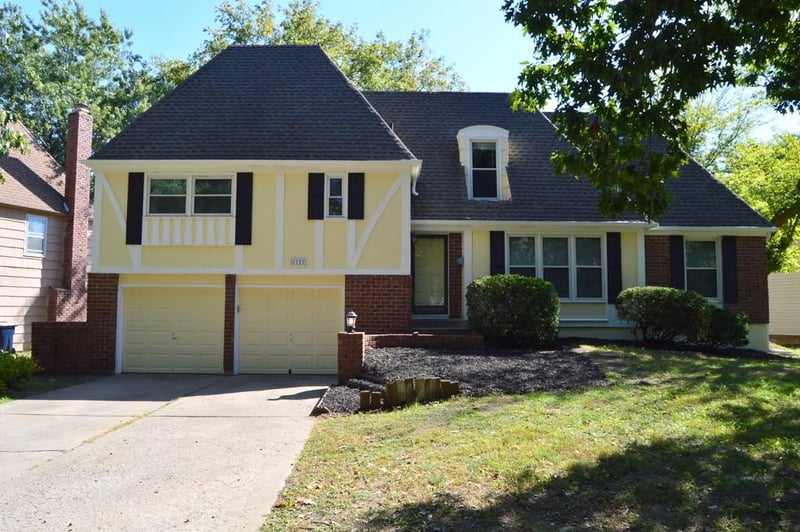 1127 Queens Place St, Kansas City, MO 64131
