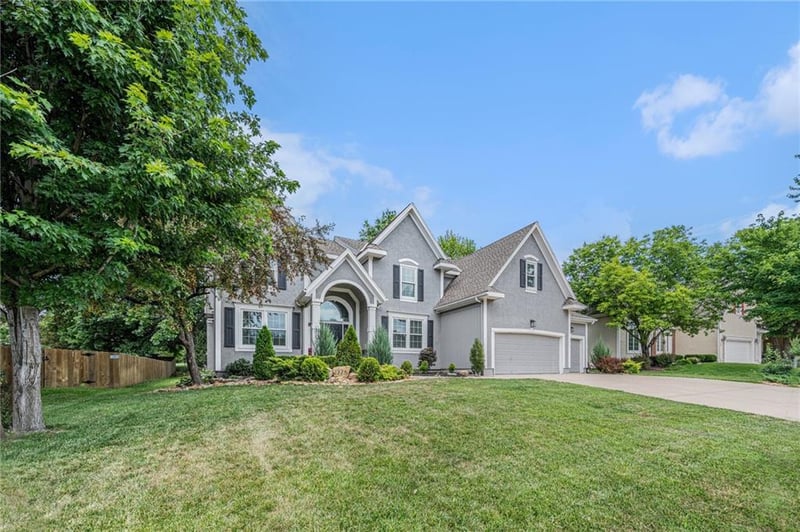 7325 Oakview St, Shawnee, KS 66216