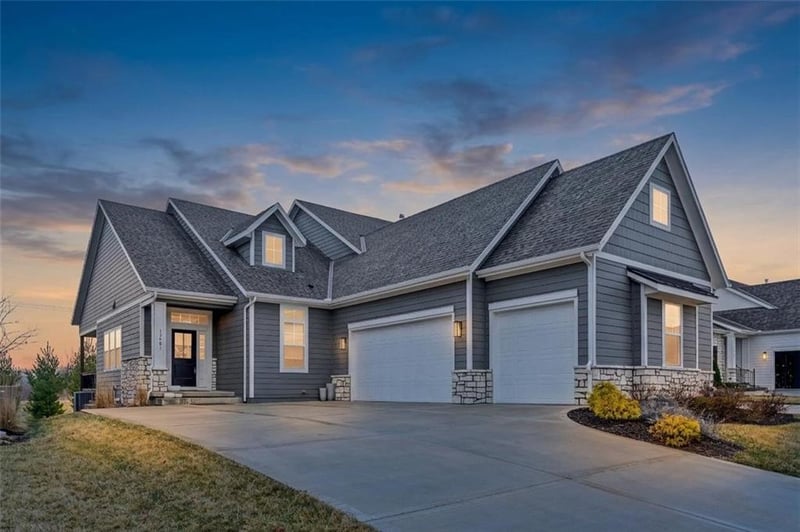 13401 174th Pl, Overland Park, KS 66221