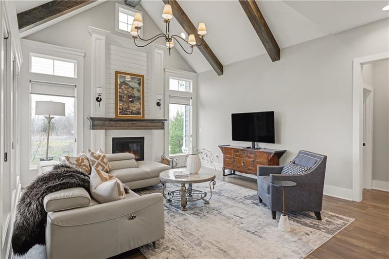 13401 174th Pl, Overland Park, KS 66221