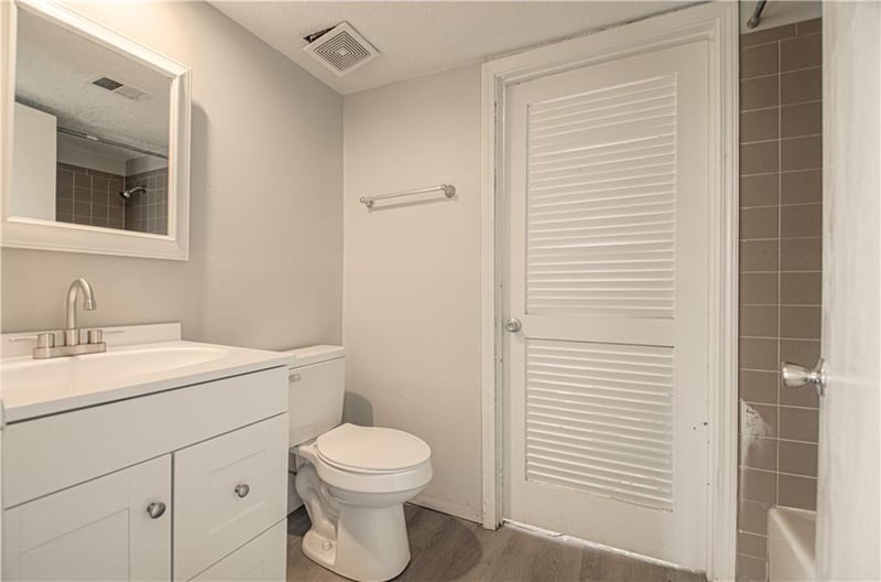 511 97th Ter, Kansas City, MO 64131