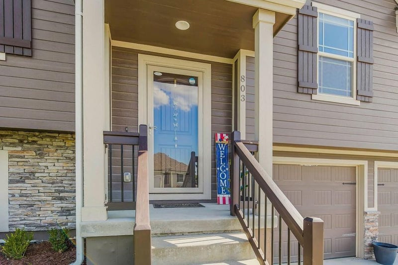 803 Apple Grove Ct, Grain Valley, MO 64029