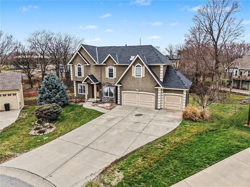 1101 Pebble Beach Dr, Lansing, KS 66043