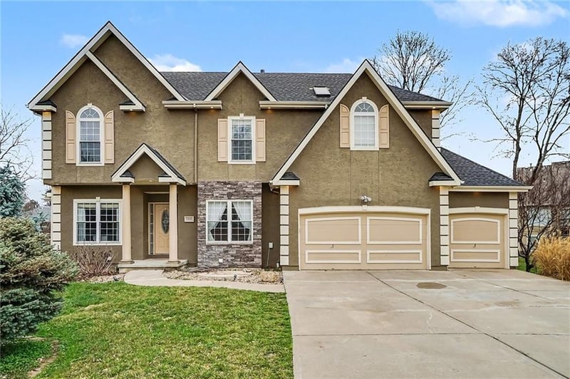 1101 Pebble Beach Dr, Lansing, KS 66043