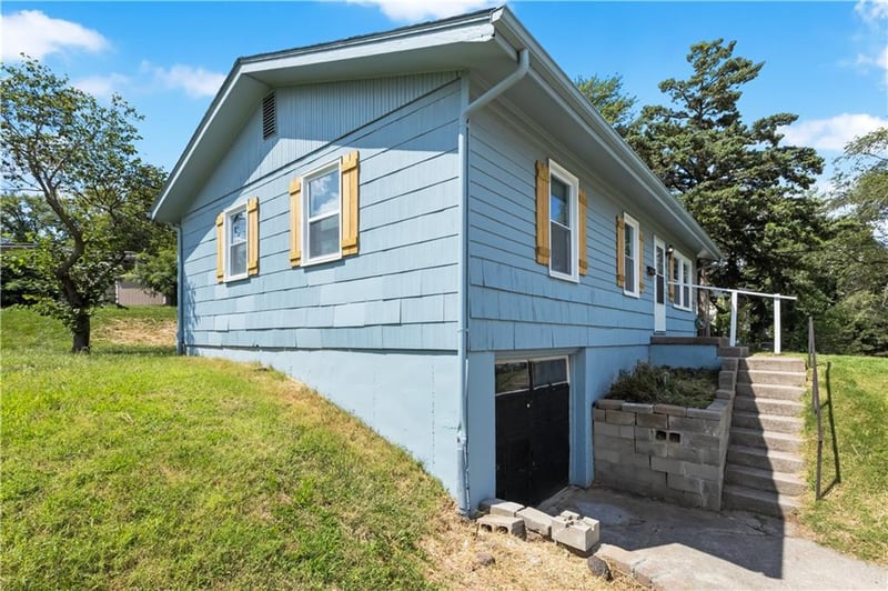 6206 Antioch Rd, Kansas City, MO 64119