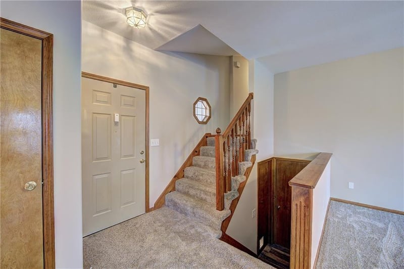 628 Ashton Dr, Lee's Summit, MO 64063