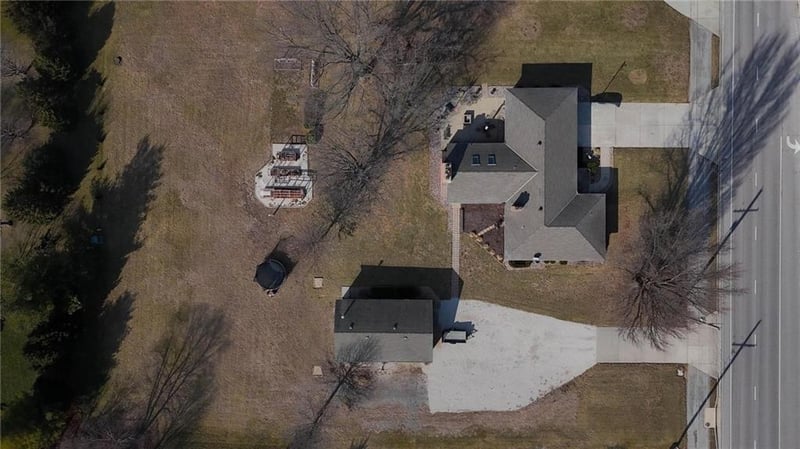 15590 Antioch Rd, Overland Park, KS 66221