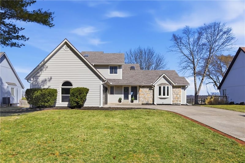 220 Green Teal St, Lee's Summit, MO 64082