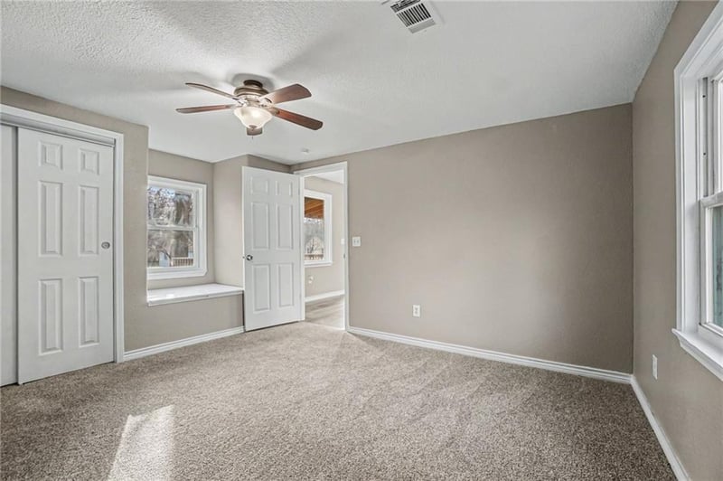 3636 Antioch Rd, Kansas City, MO 64117