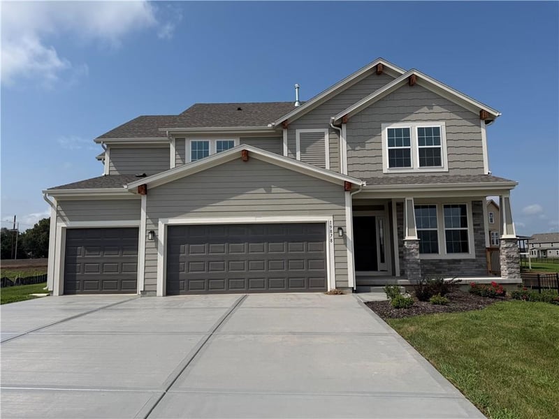 19878 114th Pl, Olathe, KS 66061