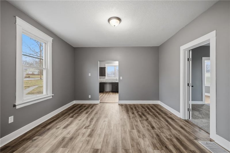 2113 Jefferson St, Lexington, MO 64067