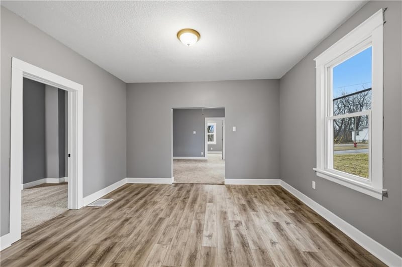 2113 Jefferson St, Lexington, MO 64067