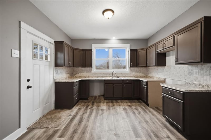 2113 Jefferson St, Lexington, MO 64067