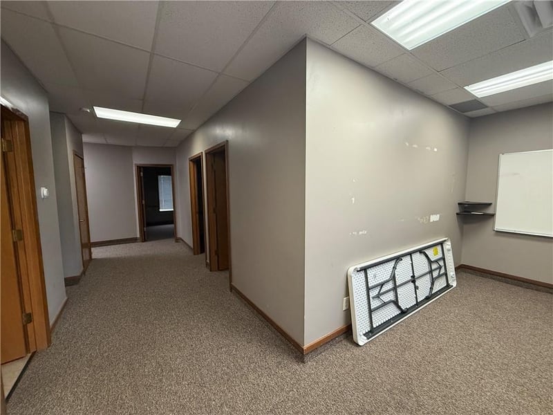 1986 Copper Oaks Cir, Blue Springs, MO 64015