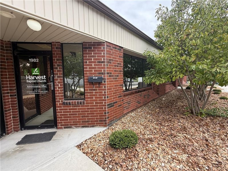 1982-1984 NW Copper Oaks Cir, Blue Springs, MO 64015