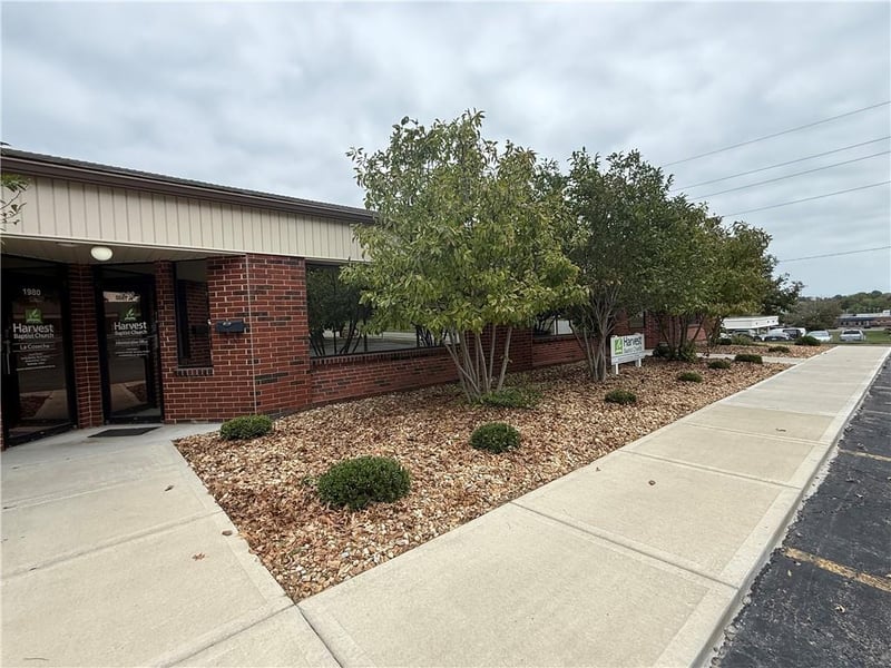1982-1984 NW Copper Oaks Cir, Blue Springs, MO 64015