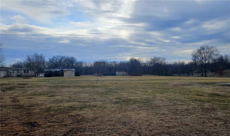 601 - 603 E Vogt St, Urich, MO 64788