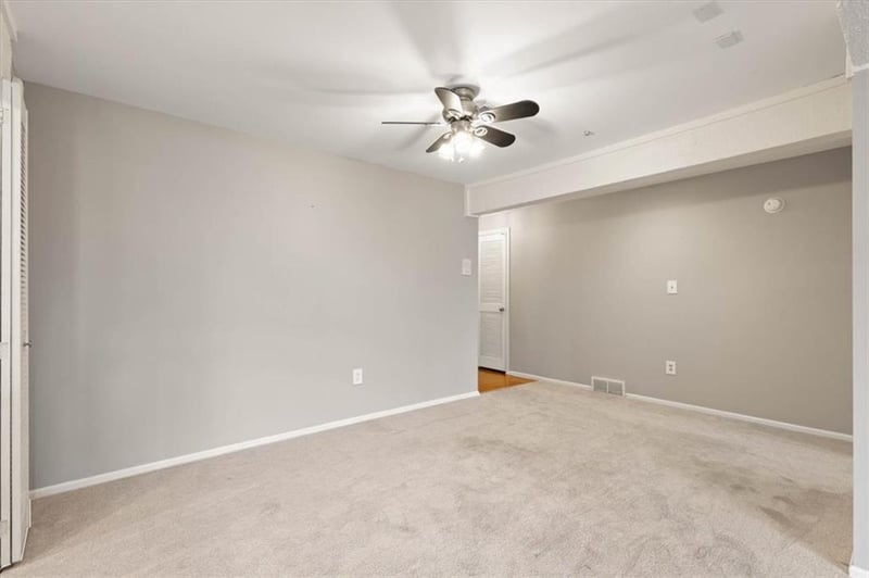 10712 Glenwood St #B, Overland Park, KS 66211