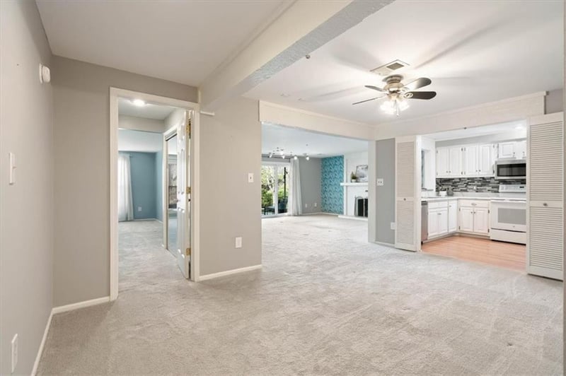 10712 Glenwood St #B, Overland Park, KS 66211