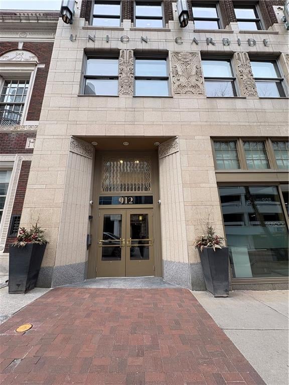 912 Baltimore Ave #902, Kansas City, MO 64105