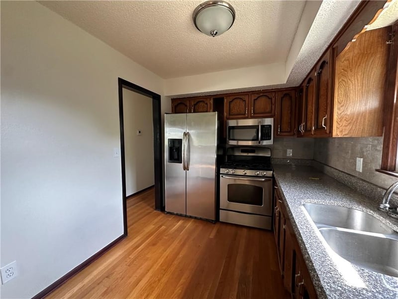 124 23rd St, Lexington, MO 64067
