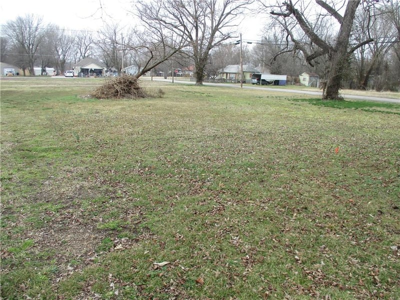 401 Park Ave, Baxter Springs, KS 66713