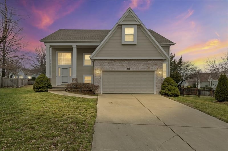 12407 England St, Overland Park, KS 66213