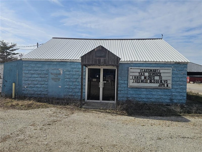 316 7th St, Galena, KS 66739