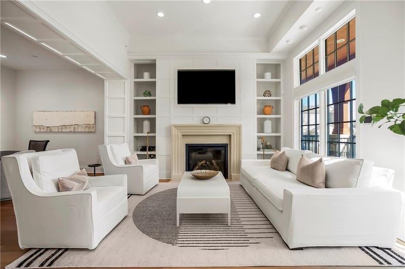 4522 Summit St #B, Kansas City, MO 64111