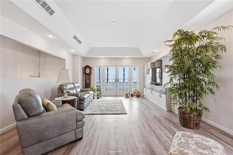 808 10th St, Kansas City, MO 64106