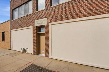 808 E 10th St, Kansas City, MO 64106