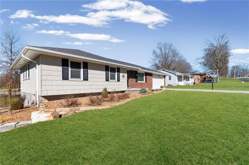 610 W 13th St Ter, Carrollton, MO 64633