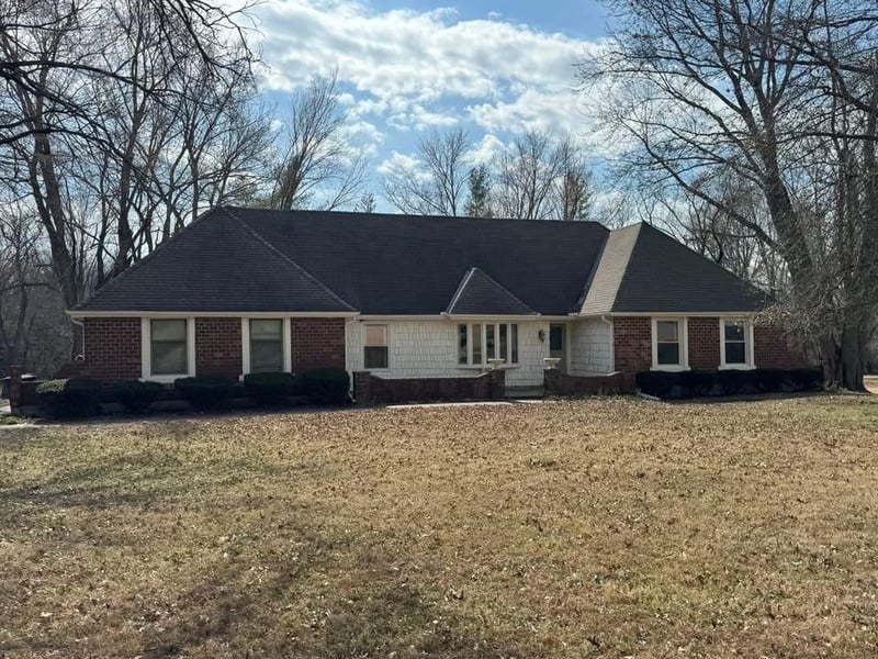 28885 223rd St, Spring Hill, KS 66083