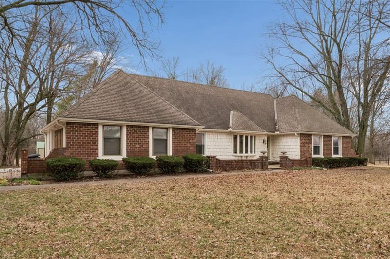 28885 W 223rd St, Spring Hill, KS 66083
