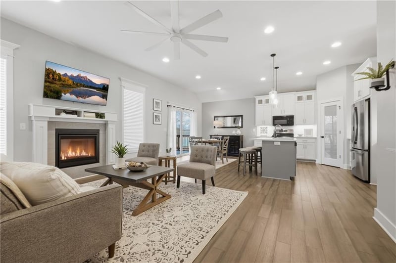 8735 W Longview Pw, Kansas City, MO 64138