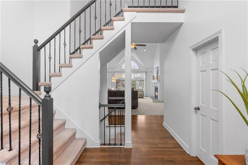 313 Bridlewood Ct, Lee's Summit, MO 64081