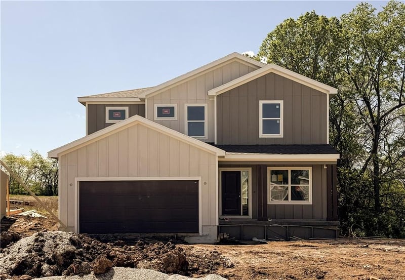 809 Glenn Cir, Raymore, MO 64083