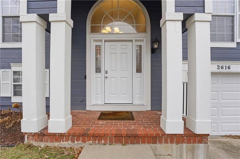 2616 Winchester Dr, Lee's Summit, MO 64063