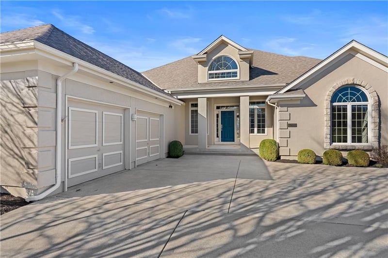 28605 114th St, Lee's Summit, MO 64086