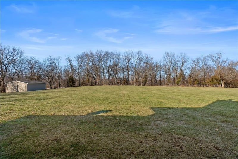 28605 114th St, Lee's Summit, MO 64086