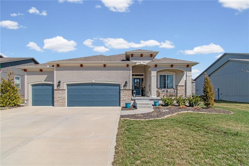 9208 110th Ter, Kansas City, MO 64157