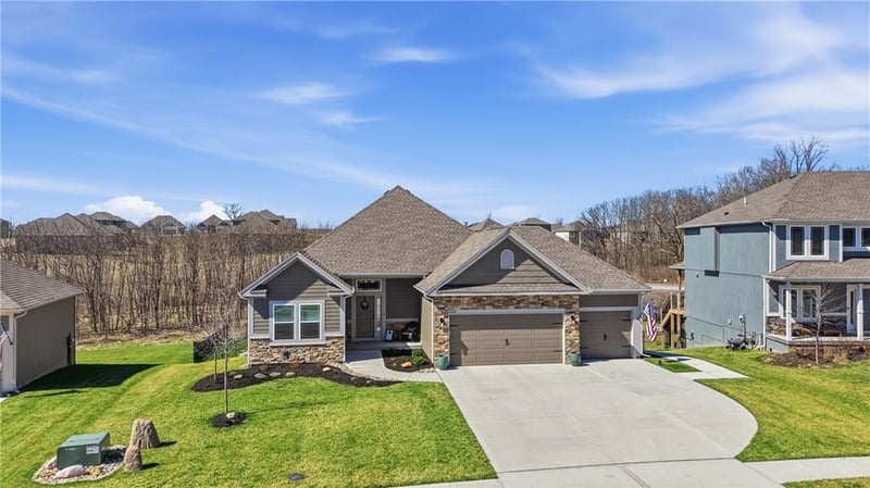 10212 N Corrington Ave, Kansas City, MO 64156