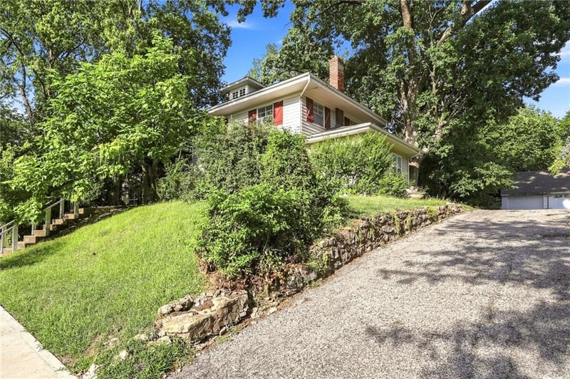 3413 Coleman Rd, Kansas City, MO 64111