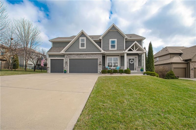 8909 95th Ct, Kansas City, MO 64157