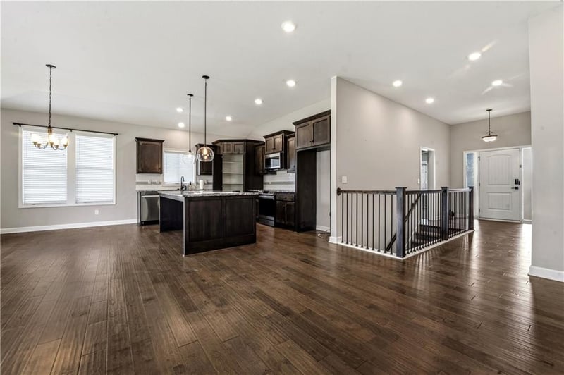 1829 Riley Dr, Lee's Summit, MO 64086