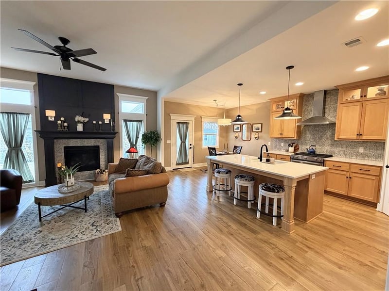 217 Davenport Dr, Blue Springs, MO 64014