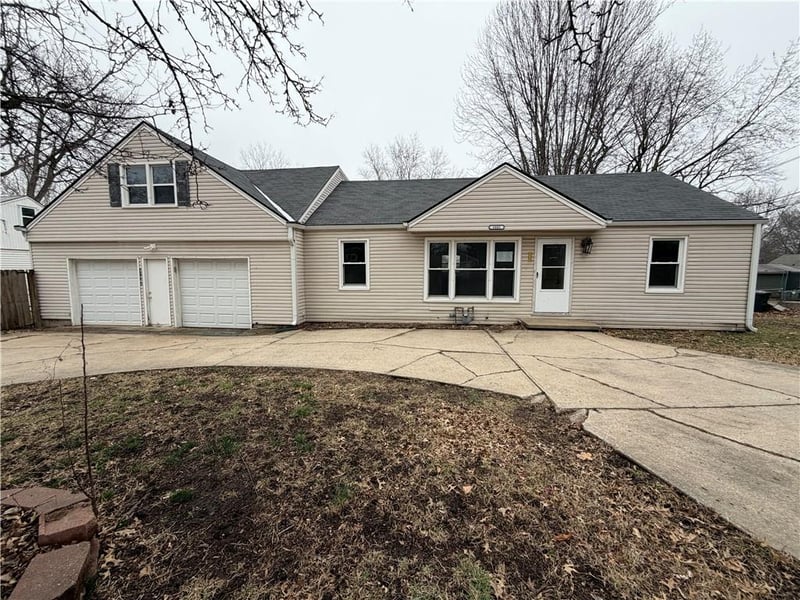 5805 Ridgeway Ave, Kansas City, MO 64133