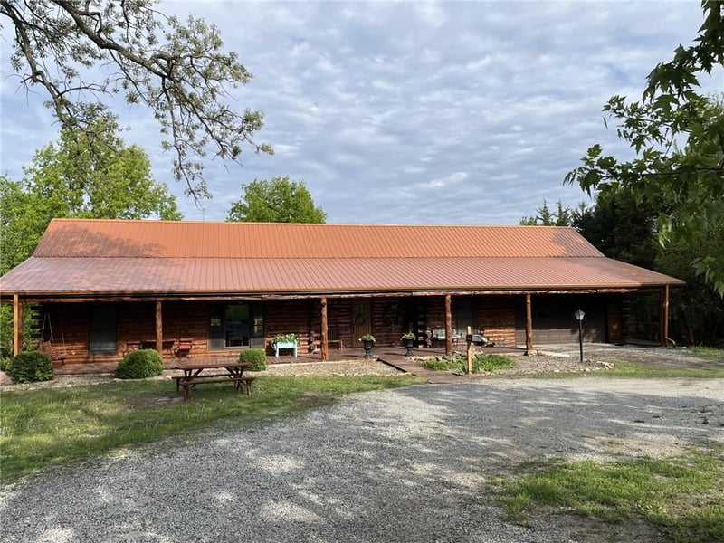 220 N Elm St, Stanberry, MO 64489